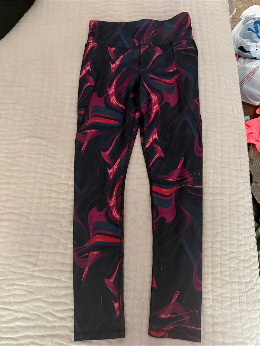 Old Navy Active High-Rise Leggings - Black & Red